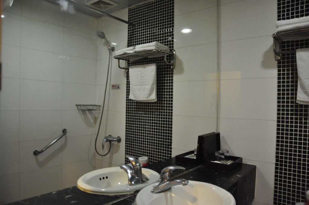 Super 8 Hotel Beijing Shijingshan Jiujiuyuan Room photo
